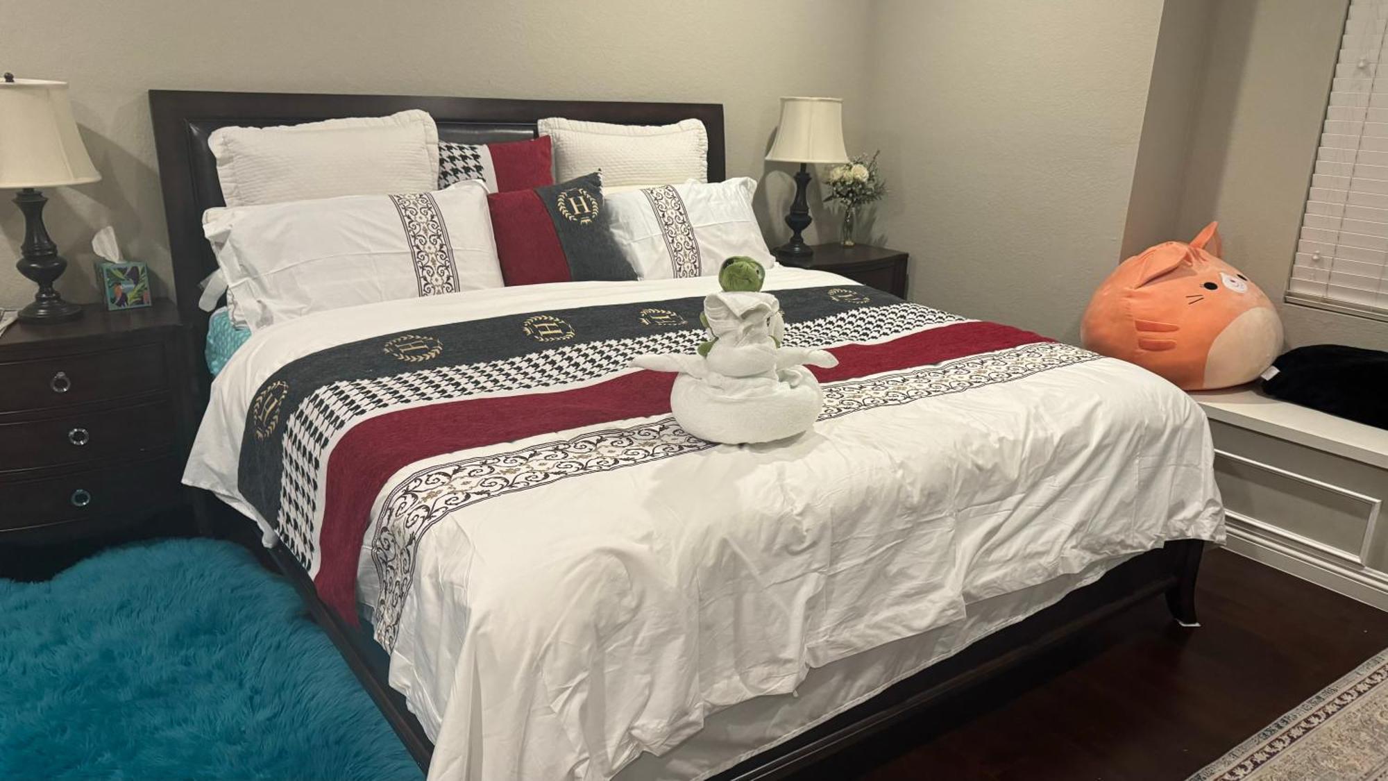King Bed Big Room Chino Hills Ngoại thất bức ảnh