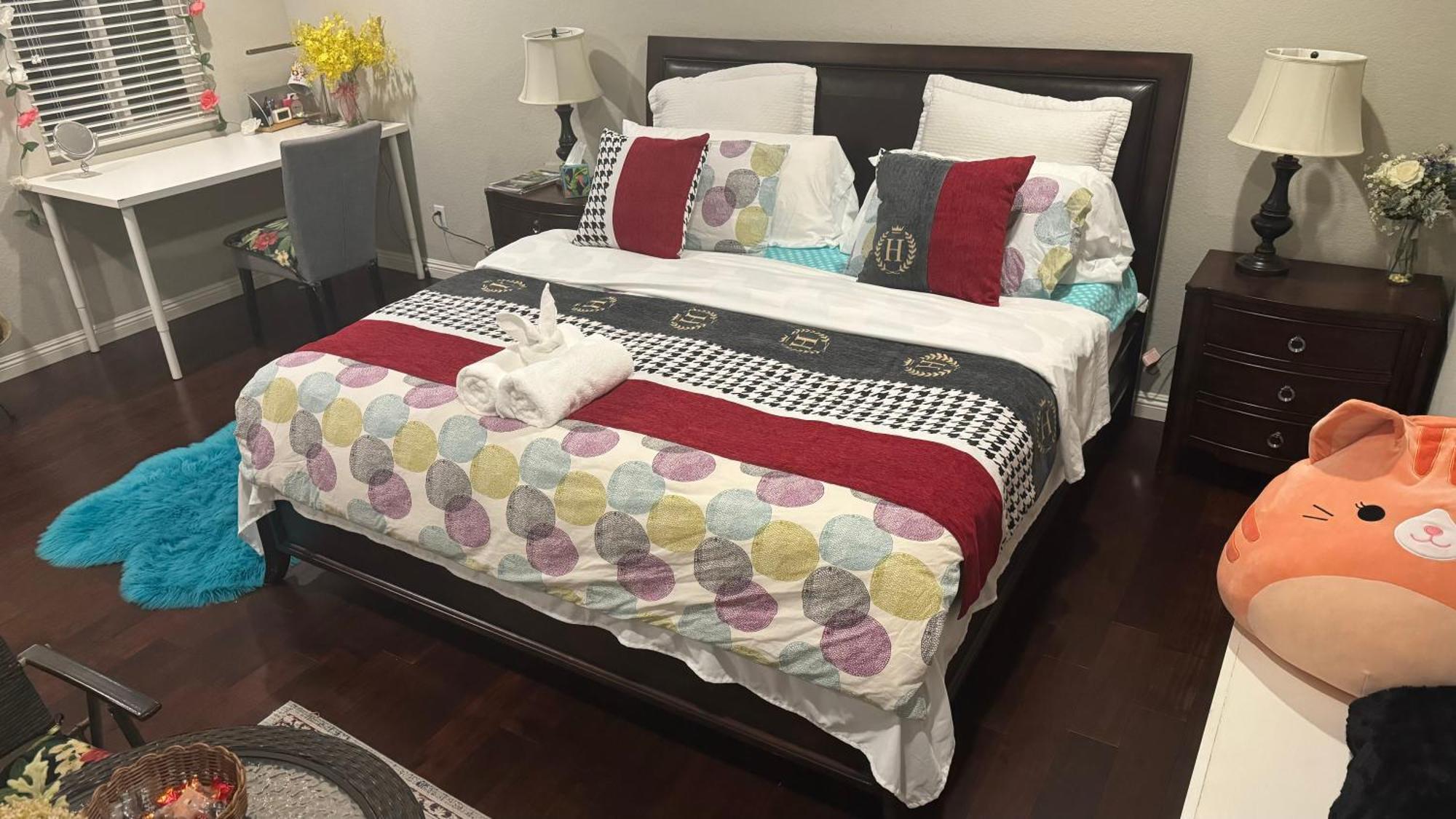 King Bed Big Room Chino Hills Ngoại thất bức ảnh