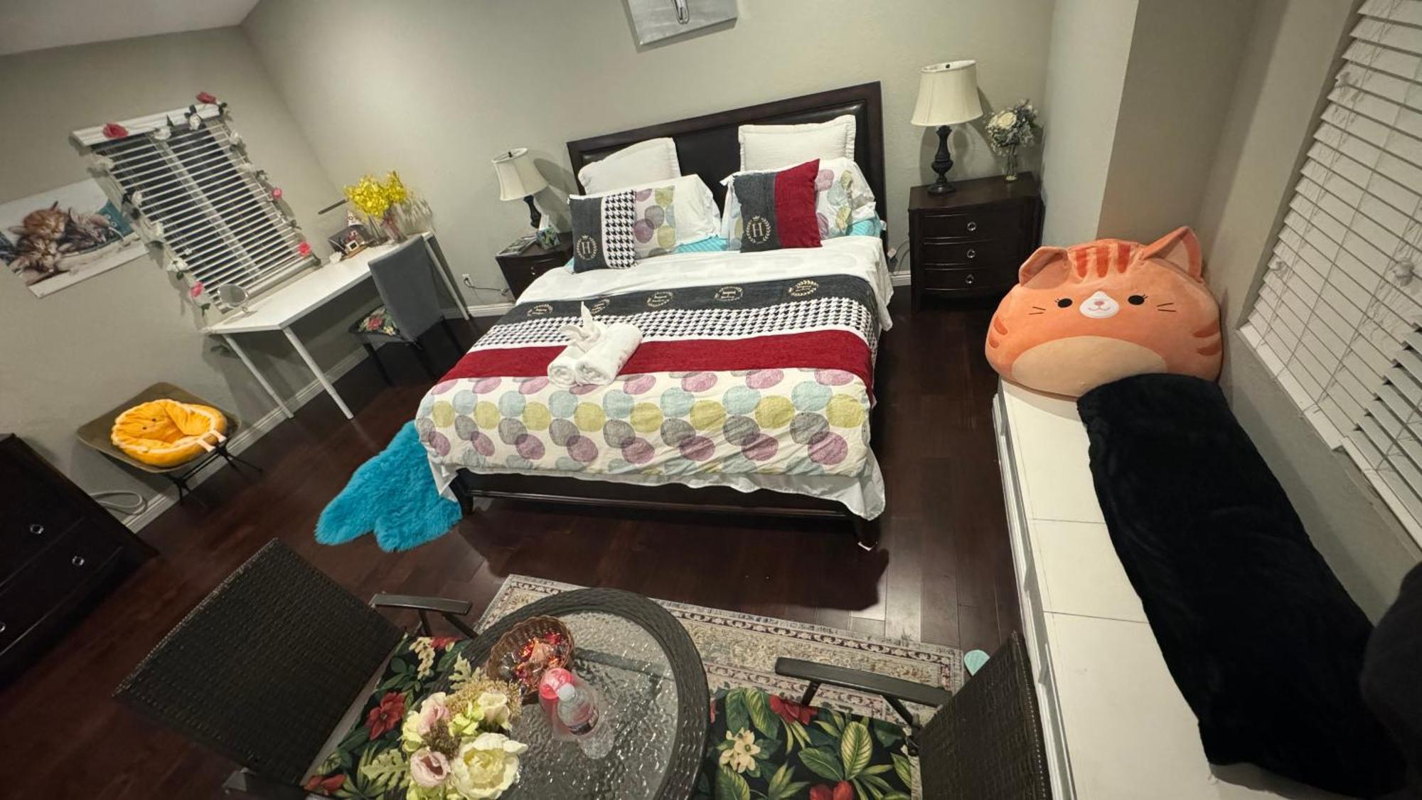 King Bed Big Room Chino Hills Ngoại thất bức ảnh